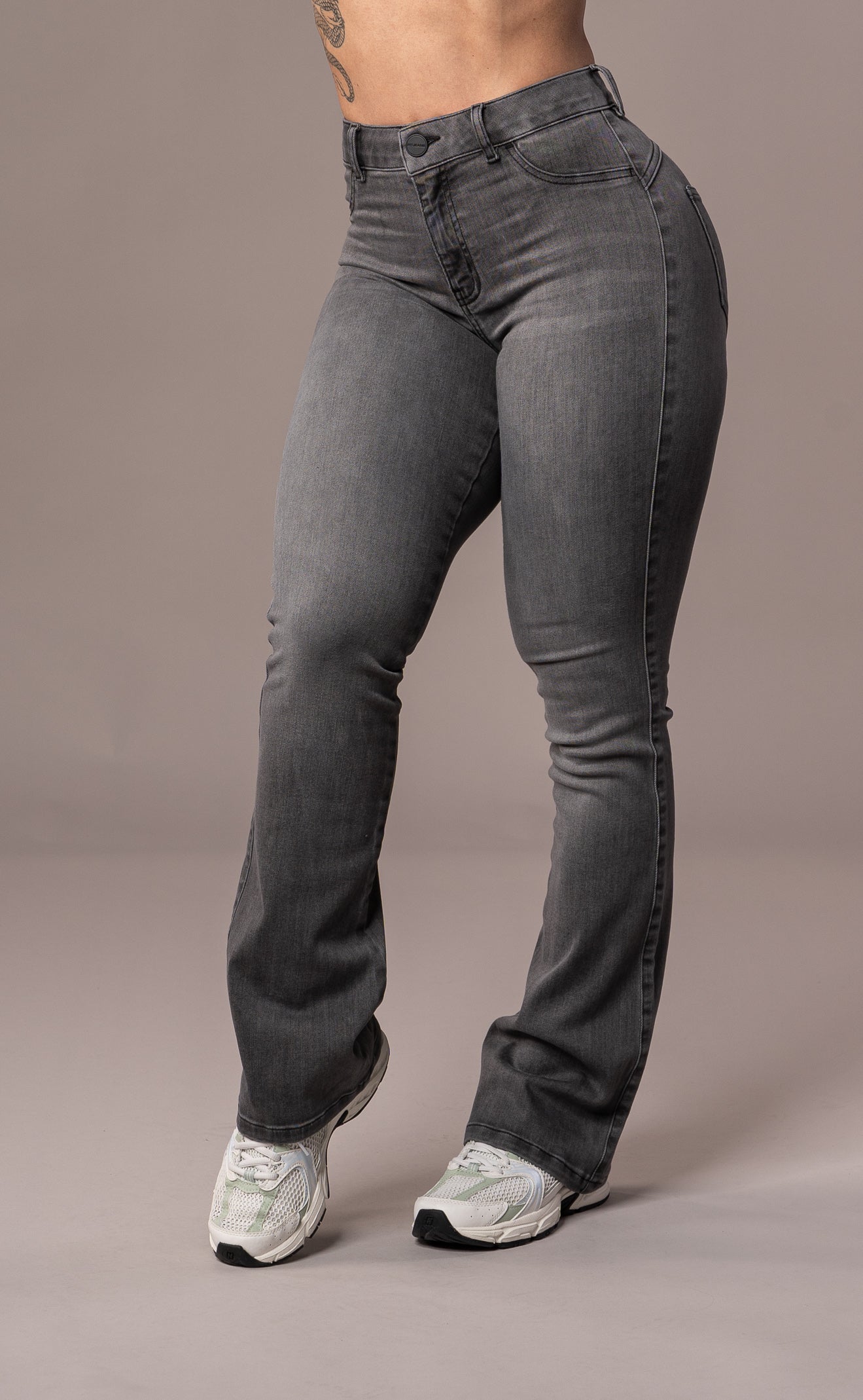 Womens Flared Mid Waisted Fitjeans - Grey Flared Mid FITJEANS