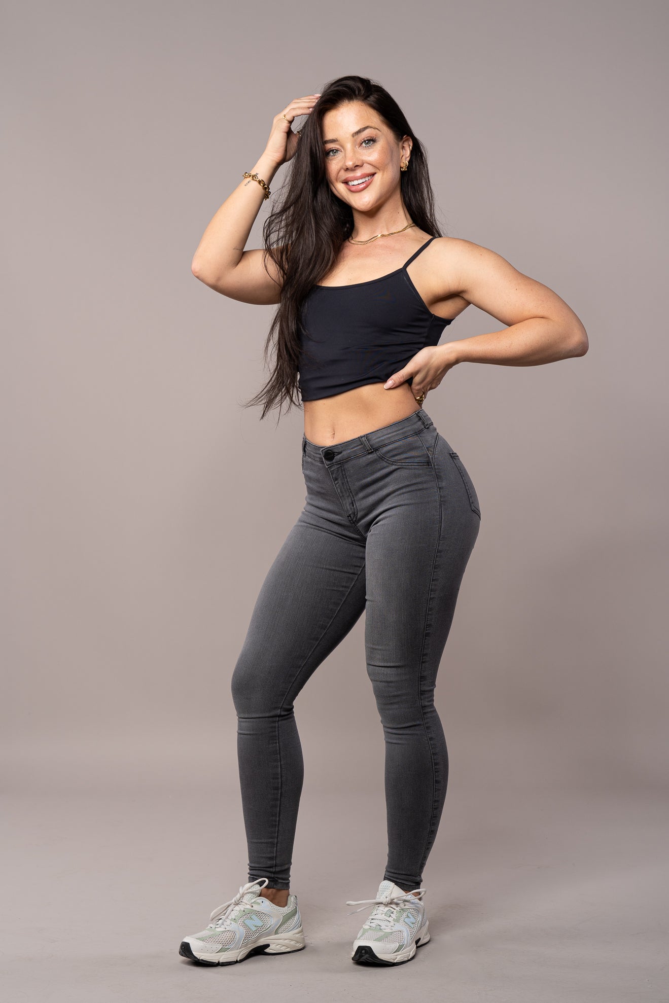 Contour Mid Waisted Fitjeans - Grey Contour Mid Waisted FITJEANS   