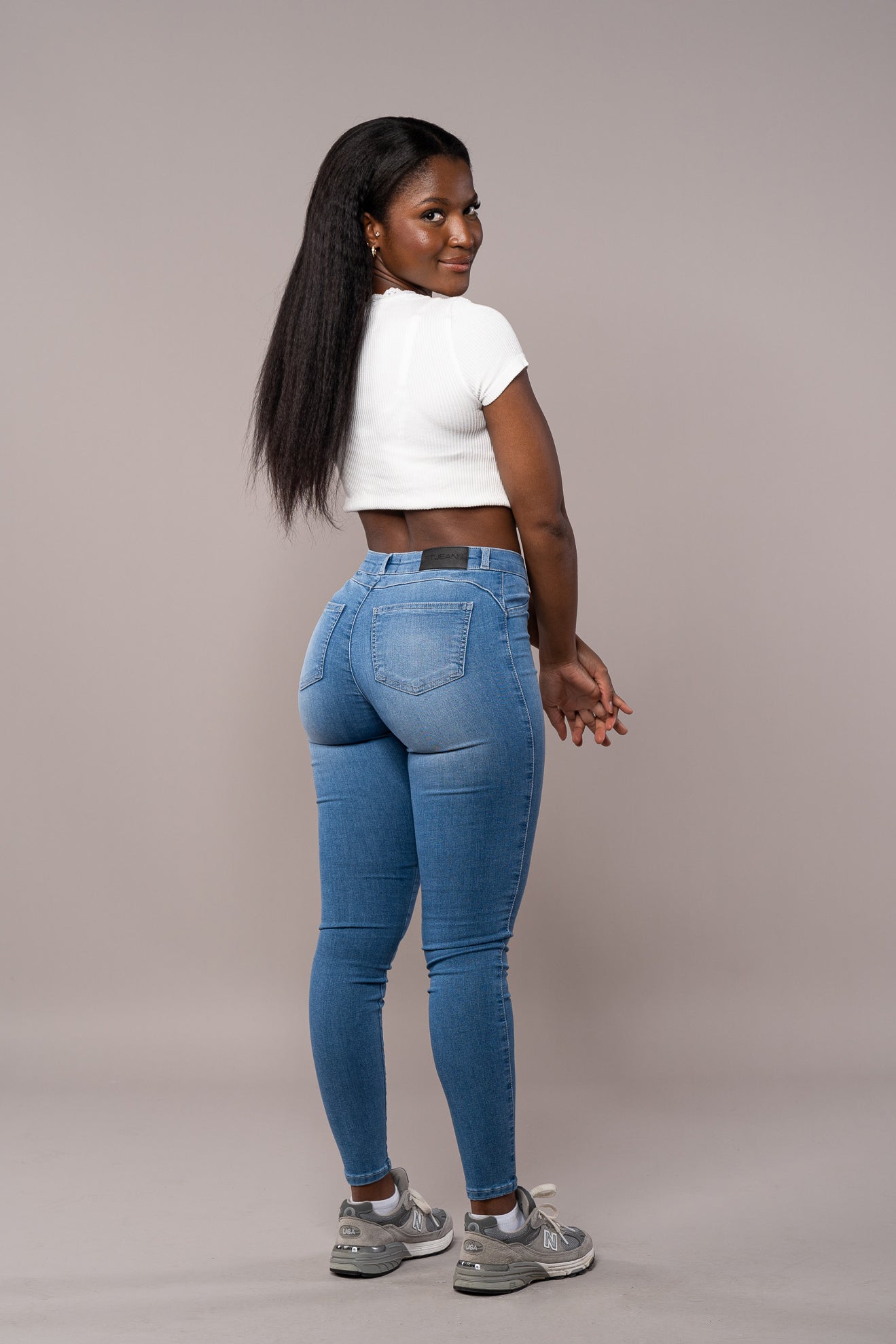 Contour Mid Waisted Fitjeans - Arctic Light Blue Contour Mid Waisted FITJEANS   