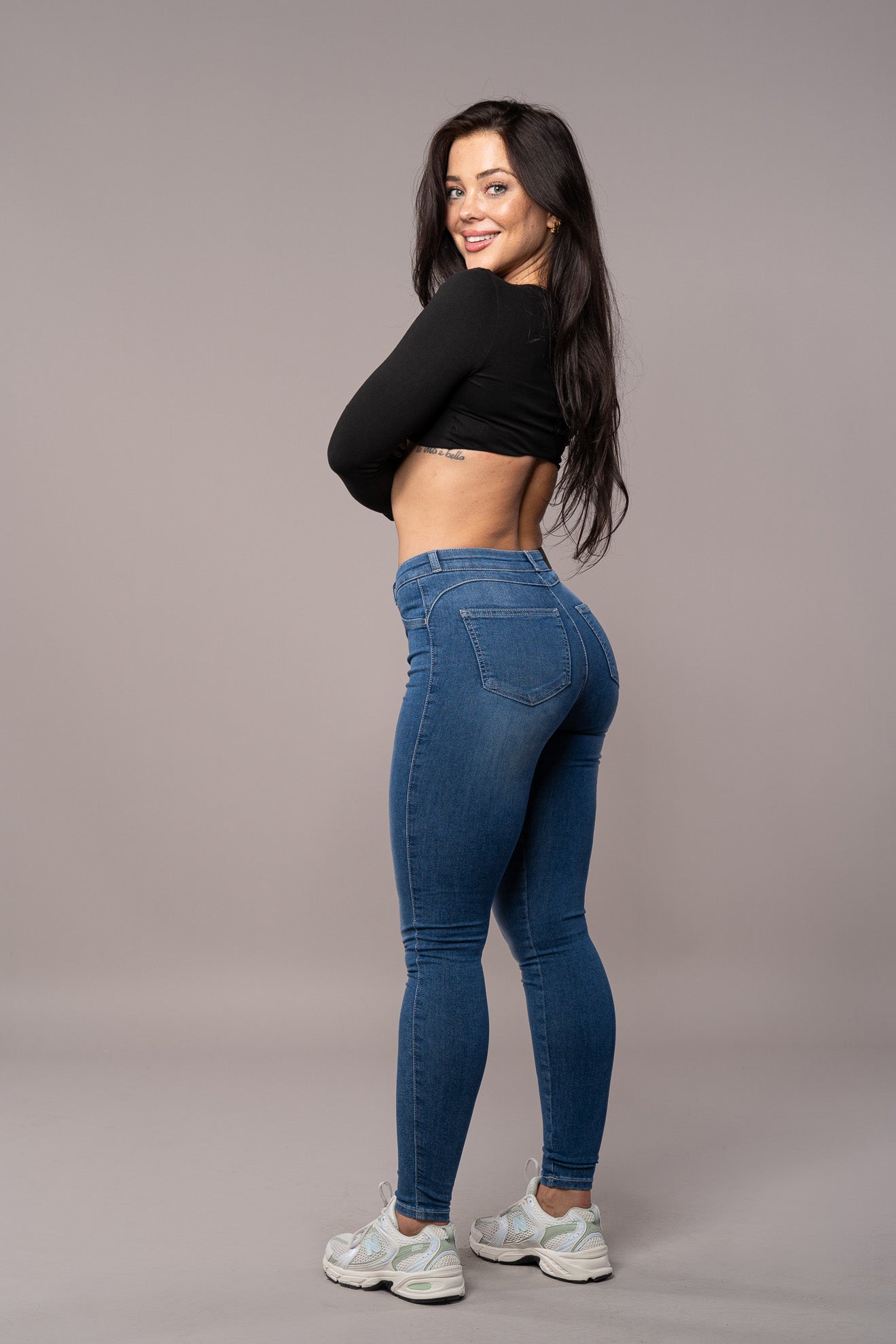 Contour Mid Waisted Fitjeans - Sapphire Blue Contour Mid Waisted FITJEANS   