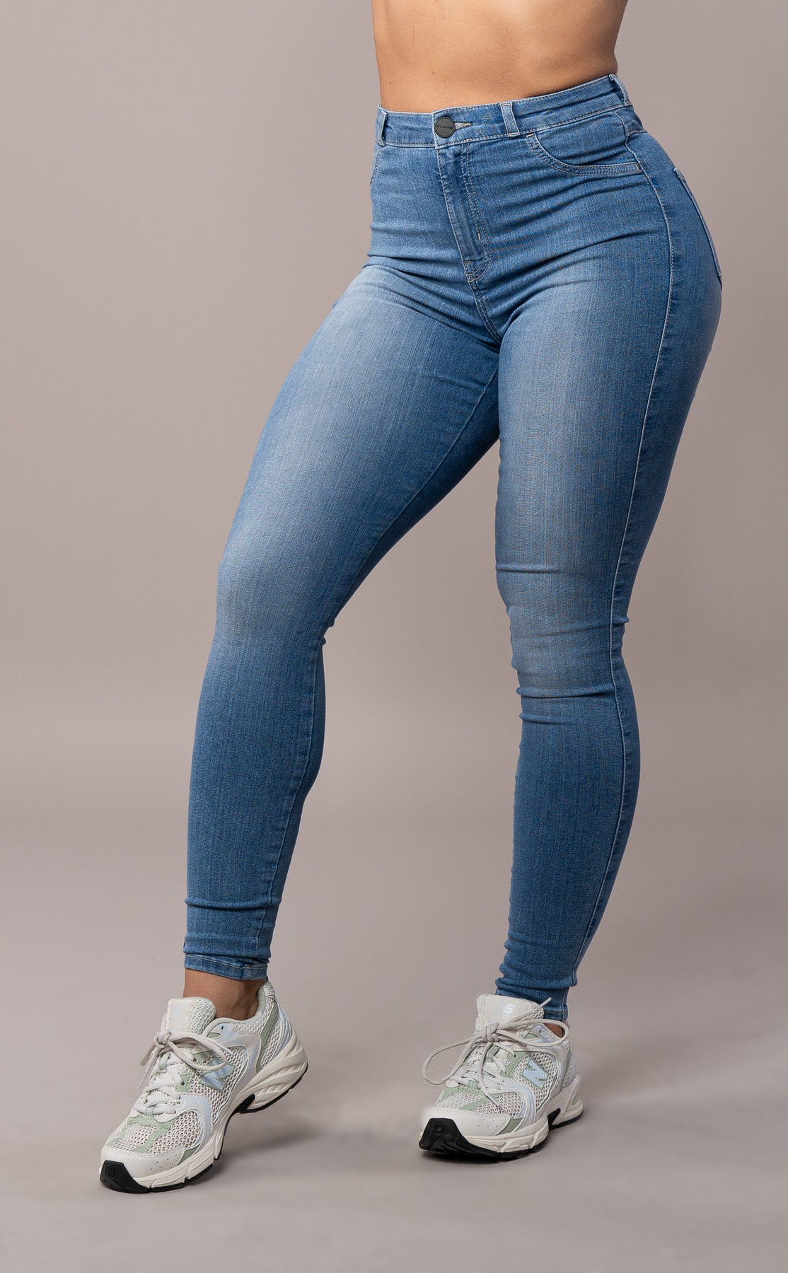 Womens Regular V2 Super Ripped High Waisted Fitjeans - Arctic Light Bl –  FITJEANS
