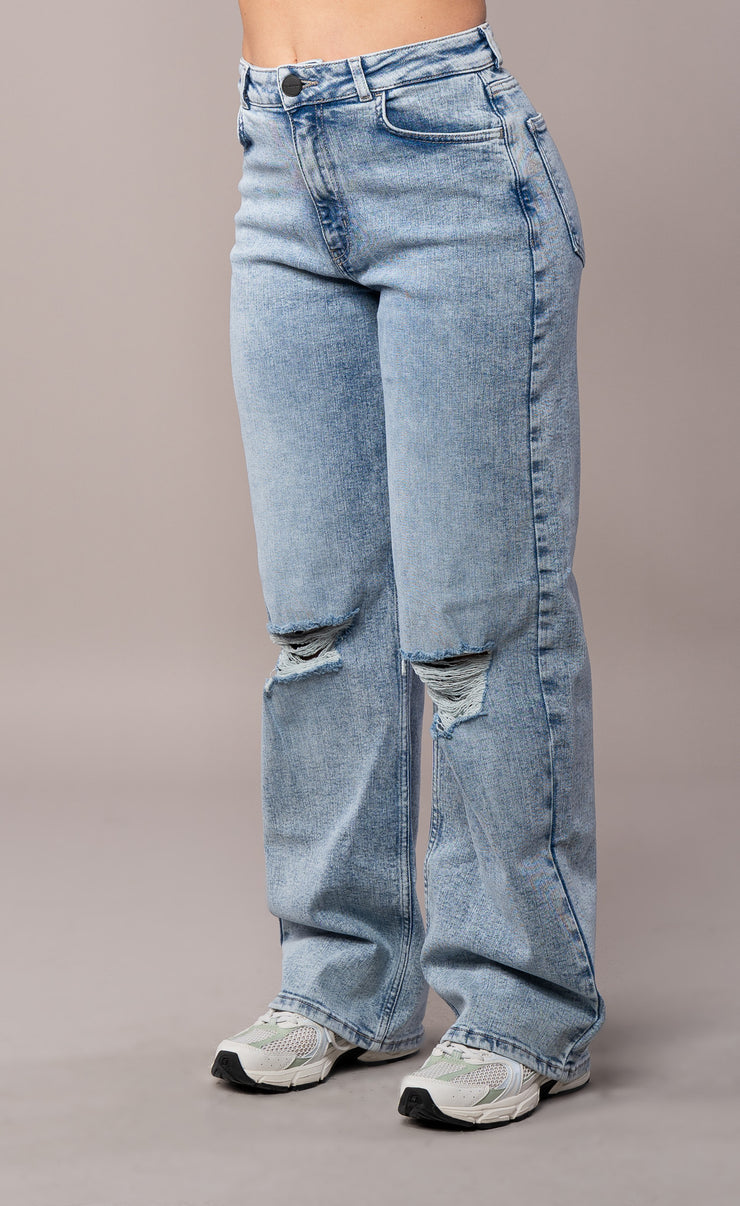 Loose Fit Jeans and Baggy Jeans for Women