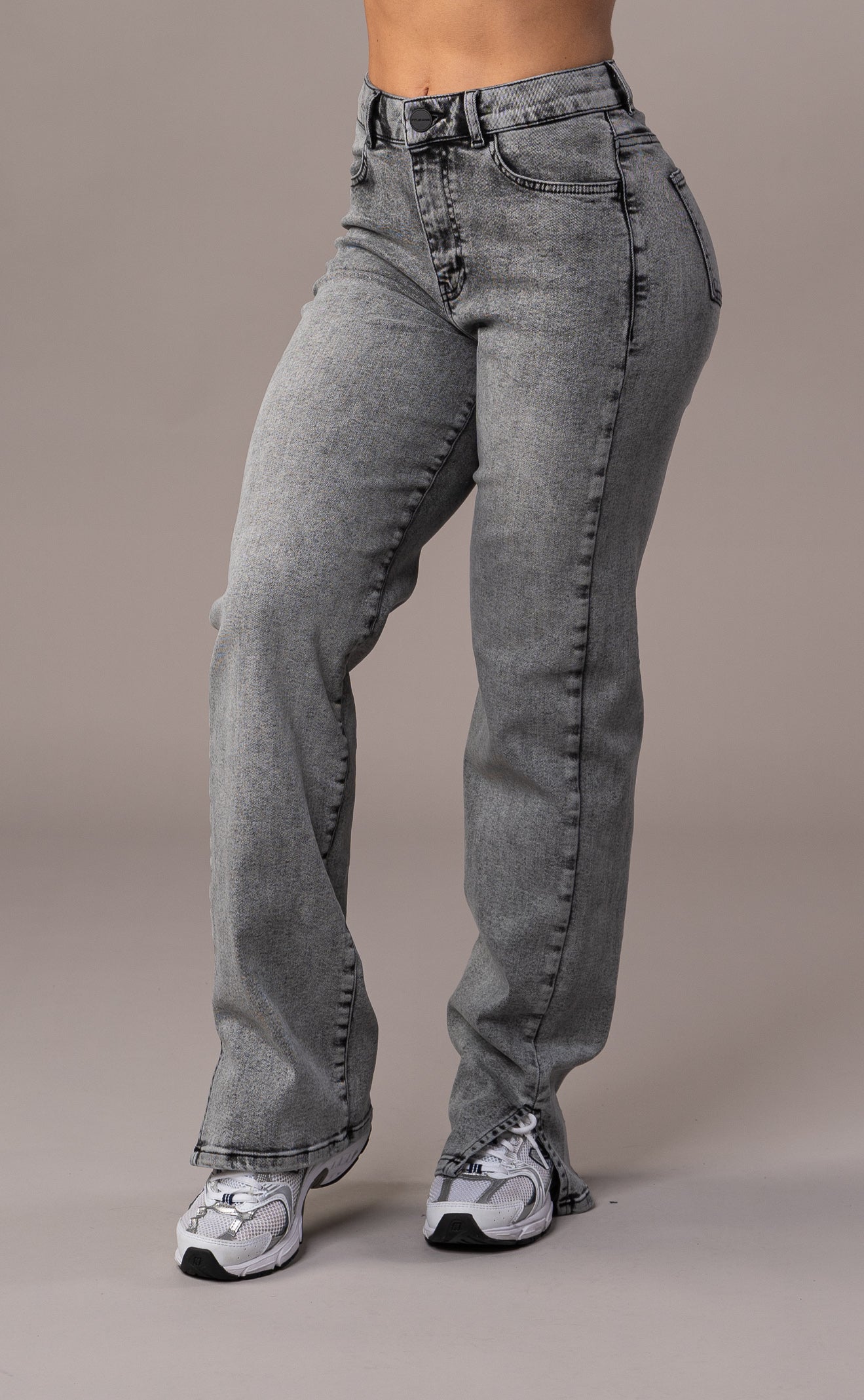 Womens Straight Leg Fitjeans - Heavy Washed Grey Straight Leg FITJEANS   